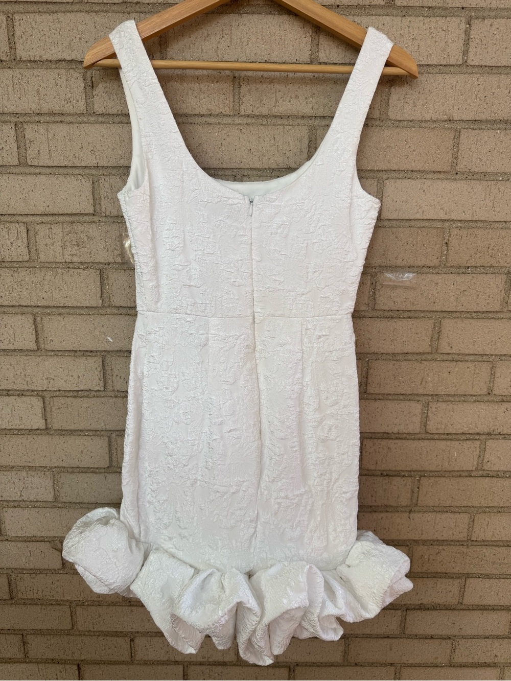 Lulu's NWT Extravagant Poise White Textured Jacquard Bubble-Hem Mini Dress XS - Picture 6 of 8